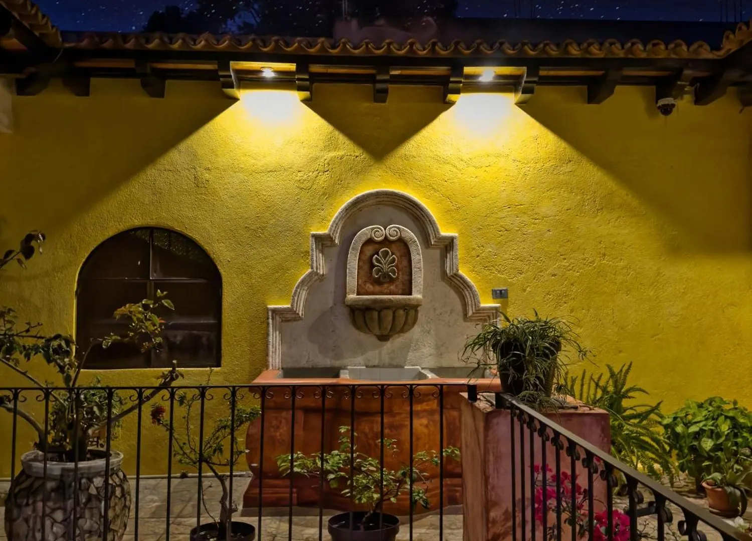 Hostel Maison Bougainvillea Antigua Guatemala