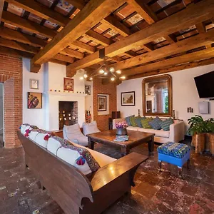 Barbara's Boutique Albergue