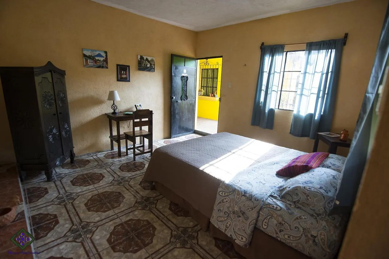 Hostel Maison Bougainvillea Antigua