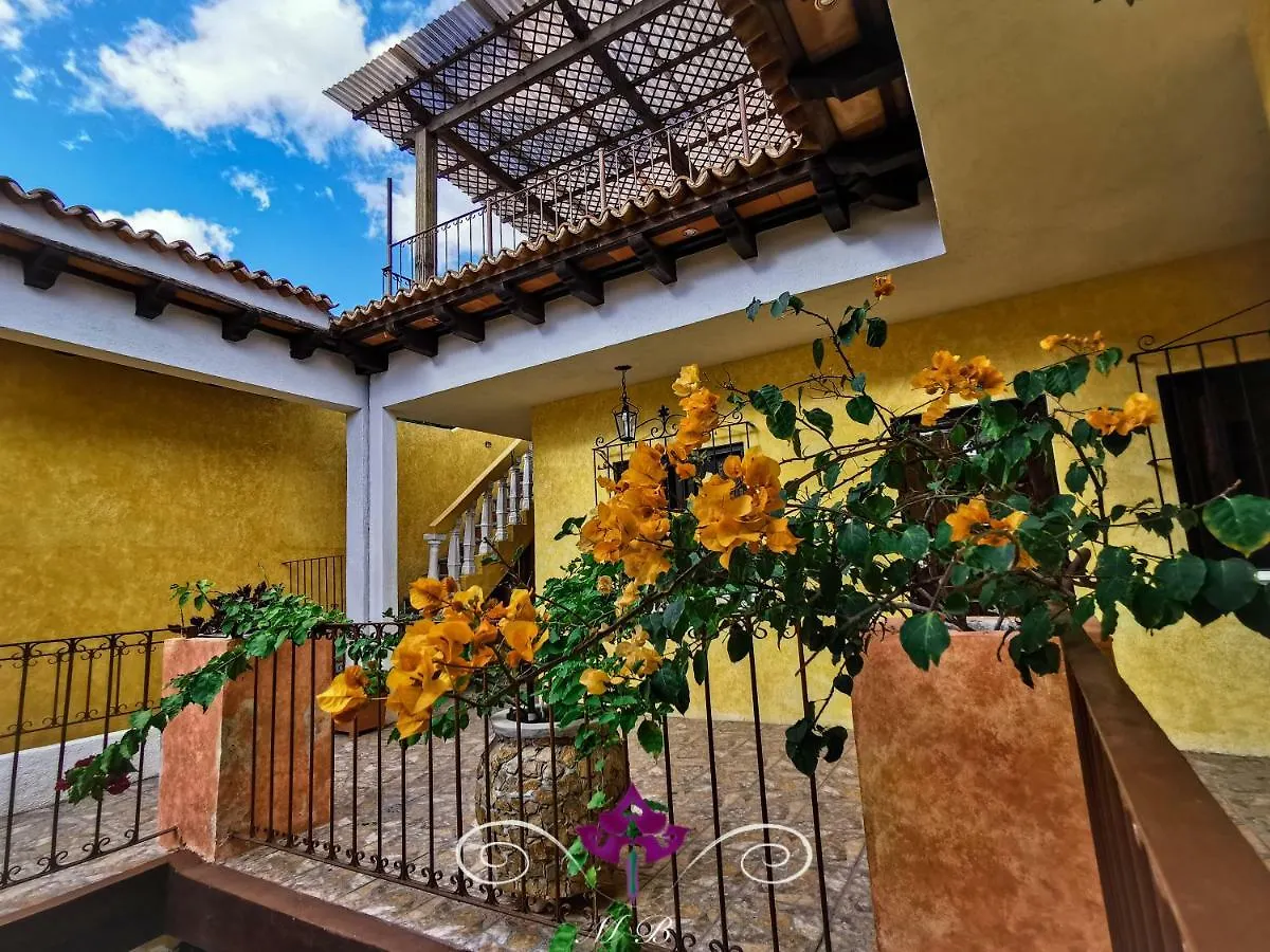 Maison Bougainvillea Antigua Hostel